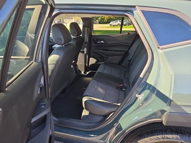 Used 2025 Chevrolet Trax LT FWD image 16
