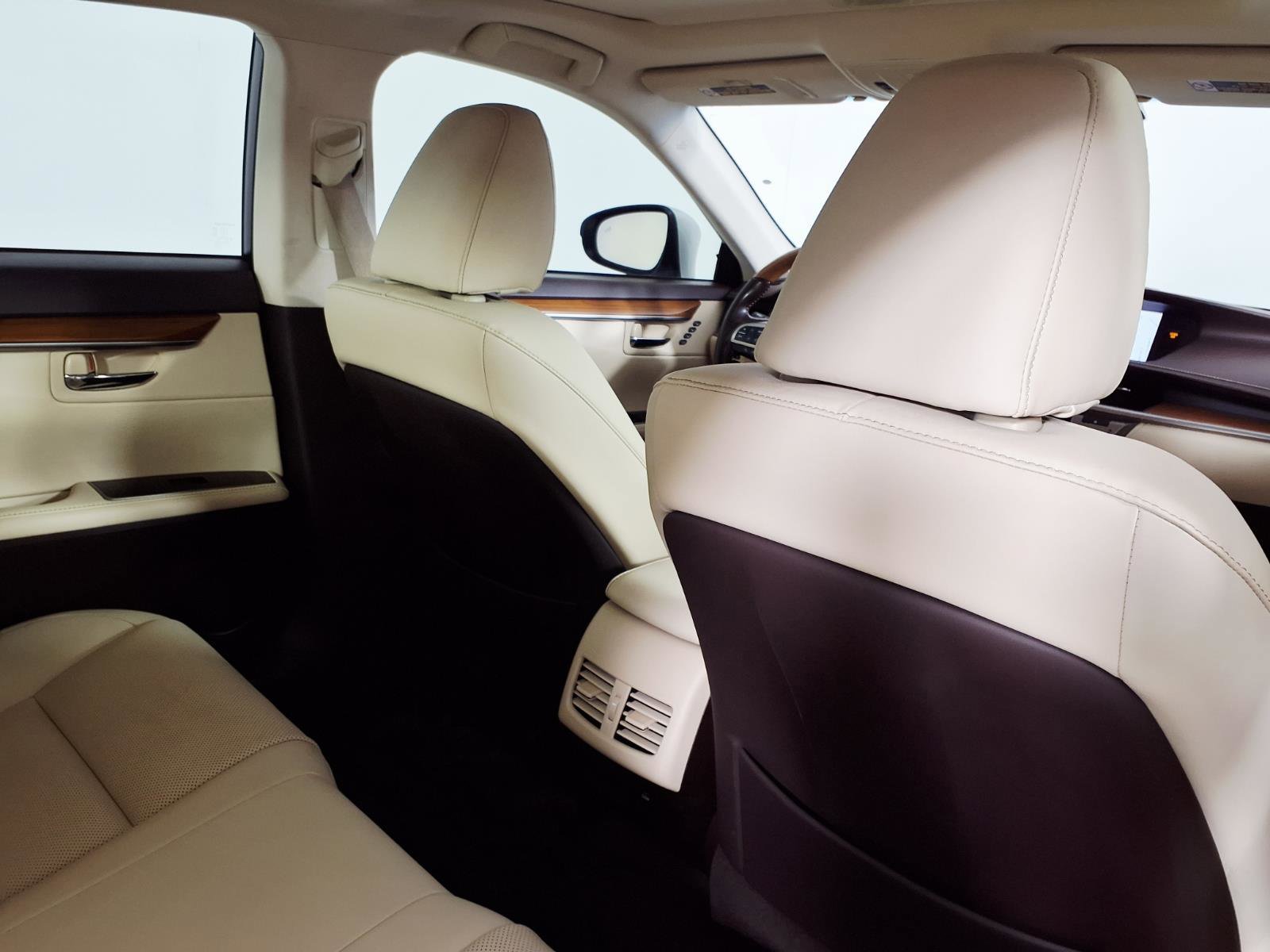 Used 2018 Lexus ES 300h w/ Navigation Package FWD image 11