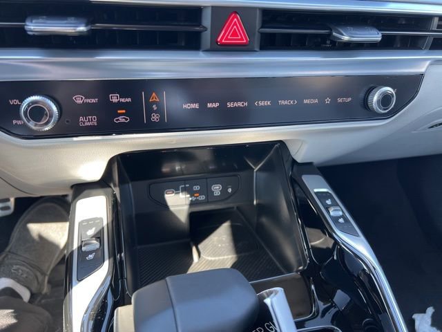 Used 2024 Kia Sorento SX image 32