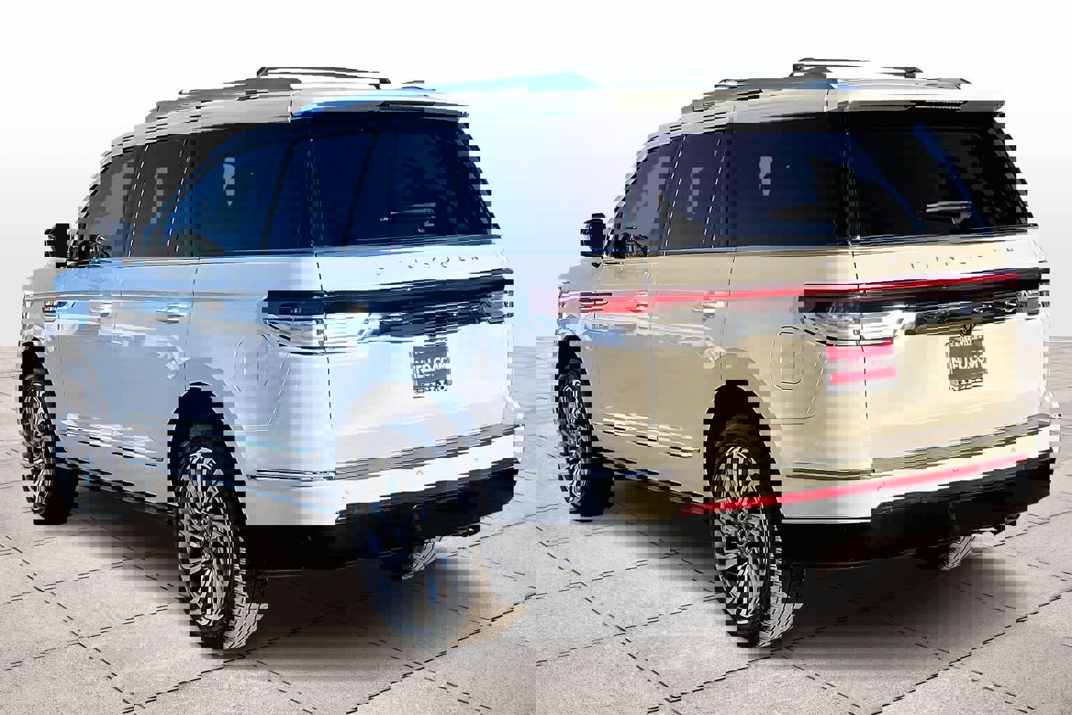 Used 2023 Lincoln Navigator Reserve image 13