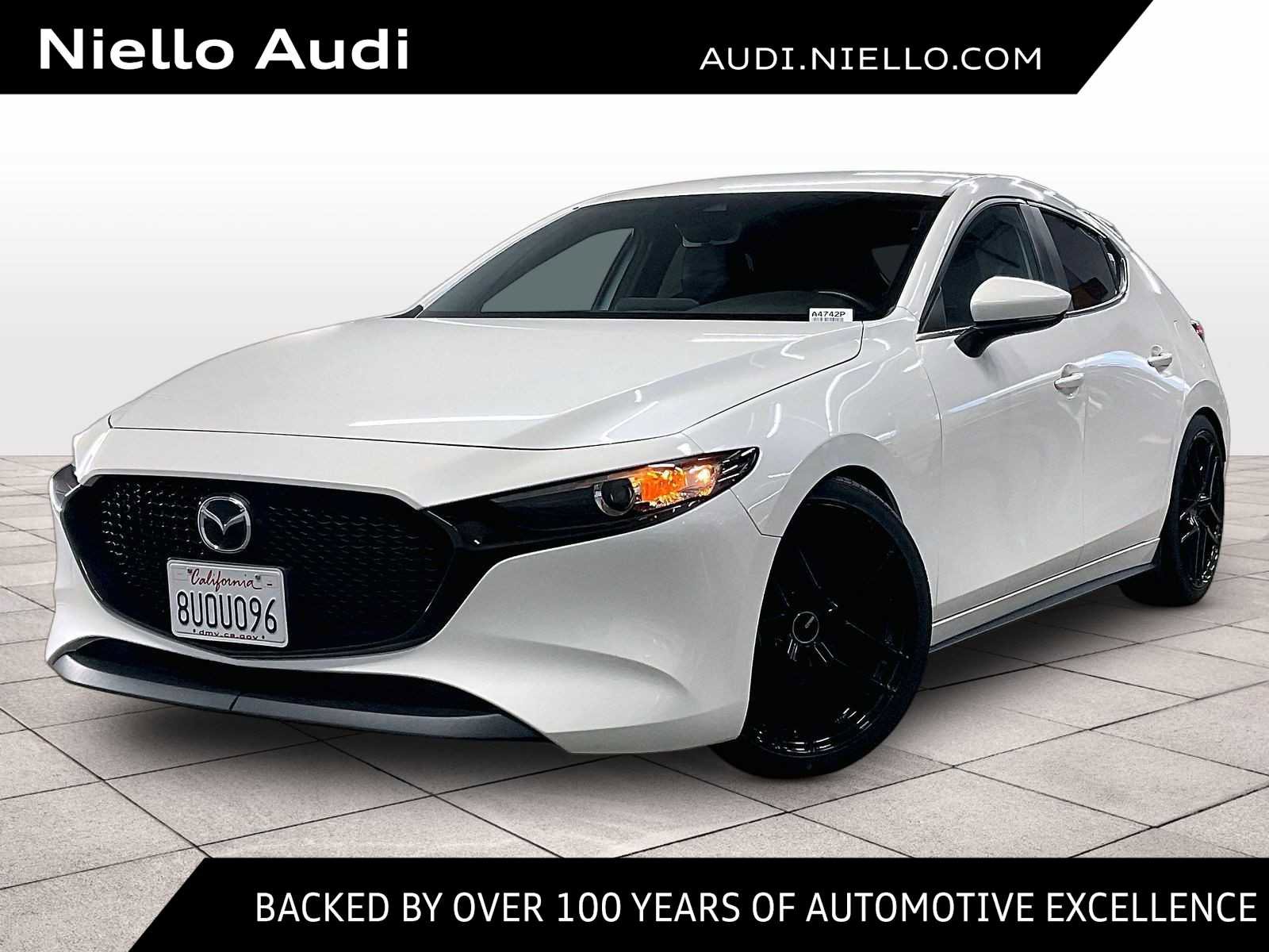 Used 2020 MAZDA MAZDA3 Hatchback image 1