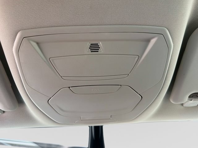 Used 2017 Ford C-MAX Energi Titanium w/ Equipment Group 501A FWD image 31