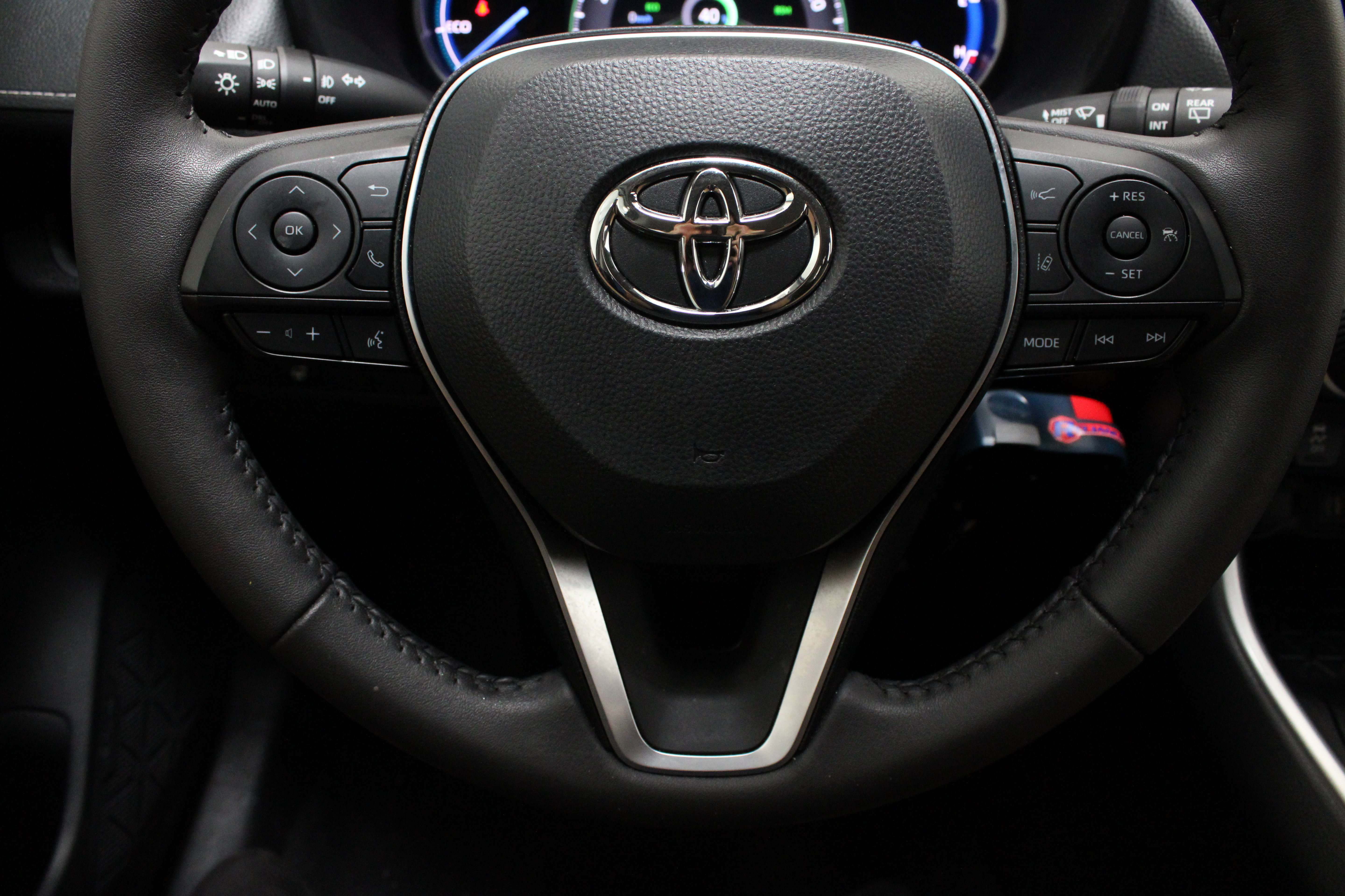 Used 2025 Toyota RAV4 Woodland Edition w/ Weather Package AWD/4WD image 25