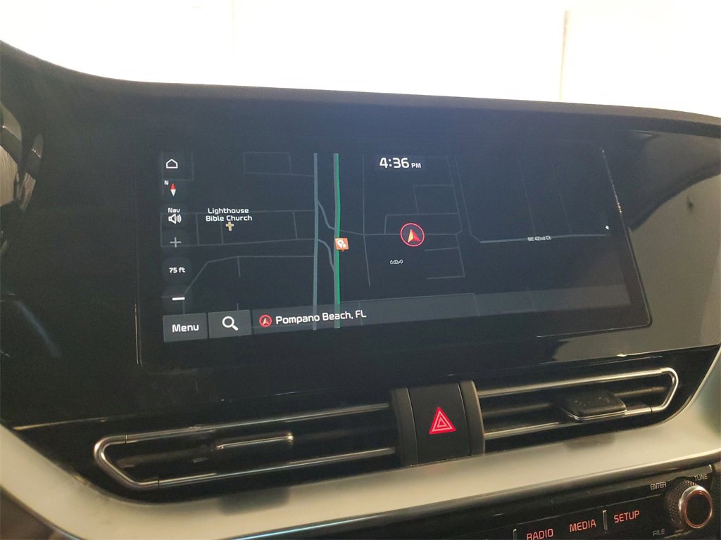 Used 2022 Kia Niro EX image 22