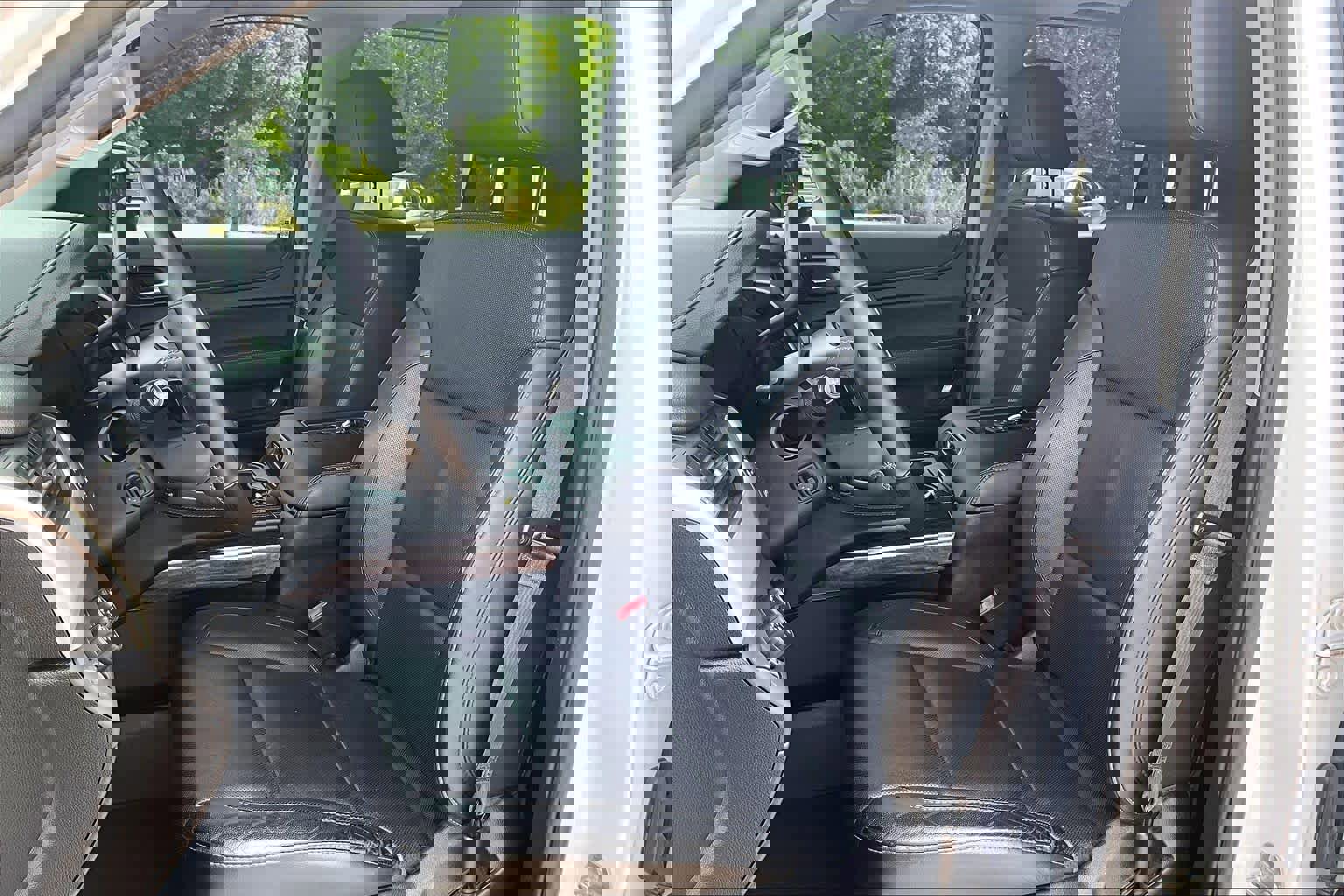 Used 2018 GMC Yukon XL SLT w/ Open Road Package image 7