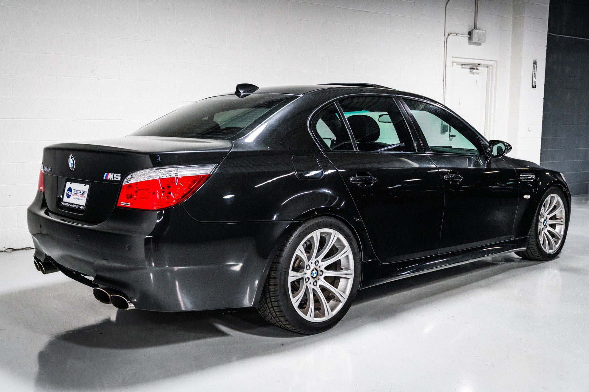 Used 2007 BMW M5 RWD image 3
