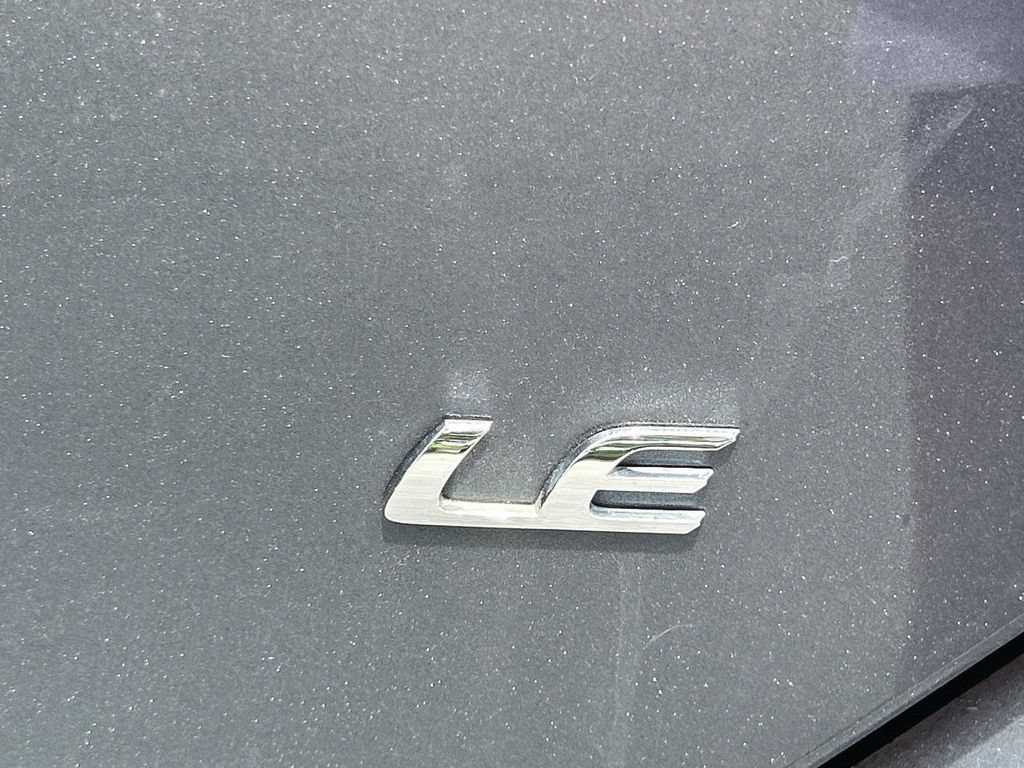 Used 2018 Toyota Corolla LE FWD image 10