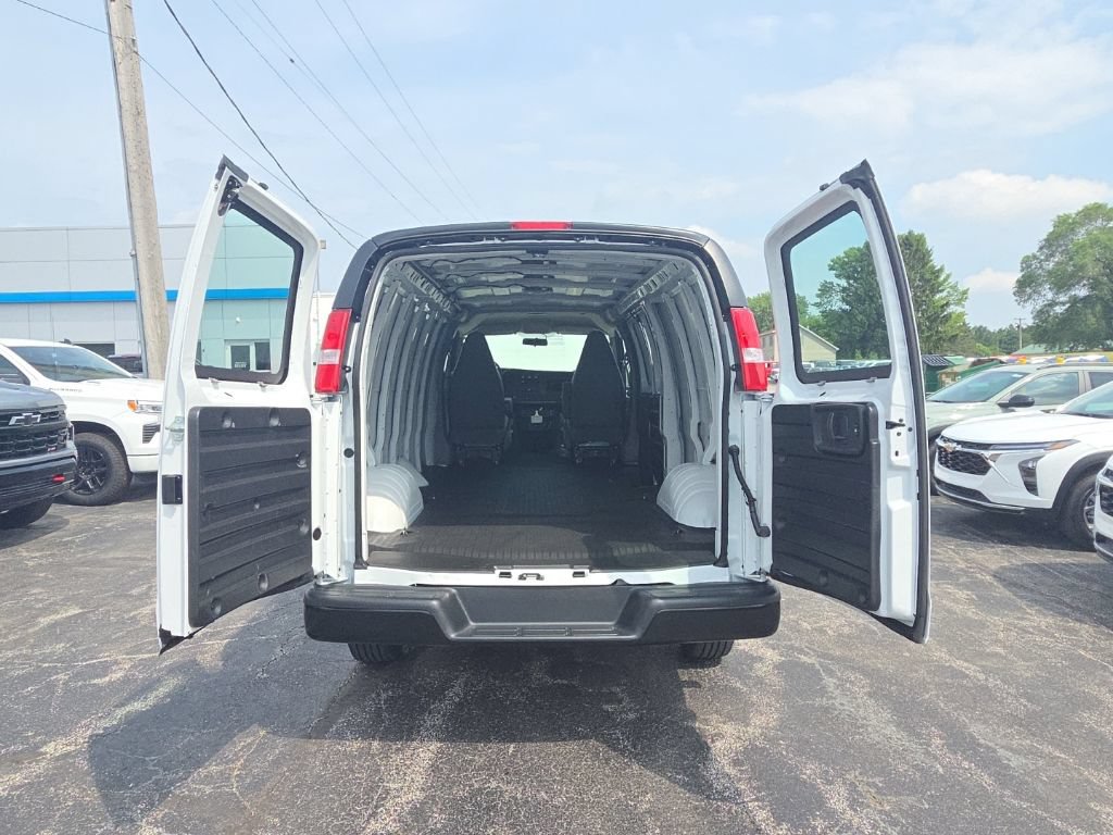 New 2026 Chevrolet Express 3500 Extended w/ Driver Convenience Package RWD image 8