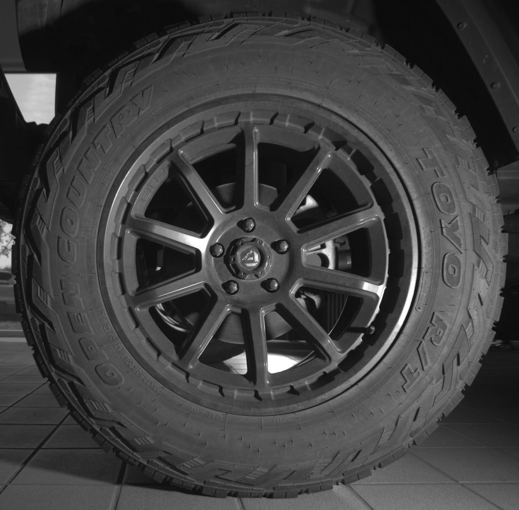 Used 2020 Jeep Wrangler Unlimited Sahara AWD/4WD image 23