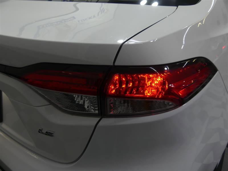 Used 2022 Toyota Corolla LE image 15