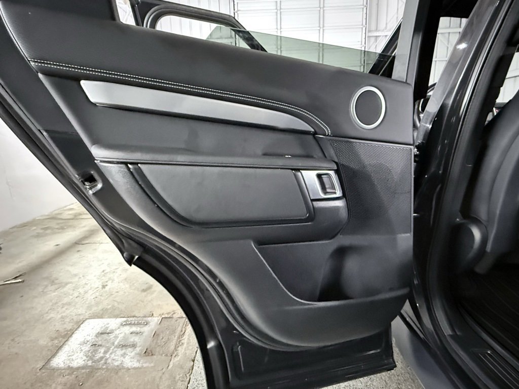 Used 2022 Land Rover Discovery HSE R-Dynamic image 24