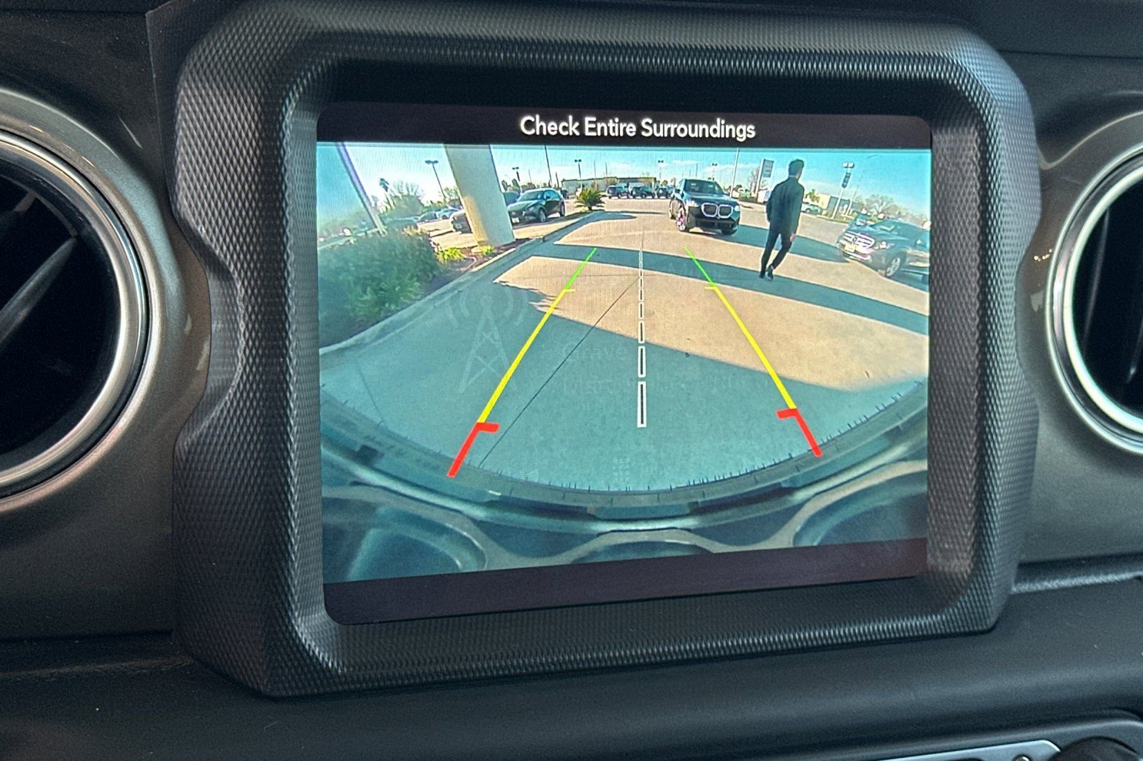 Used 2019 Jeep Wrangler Unlimited Sahara image 20