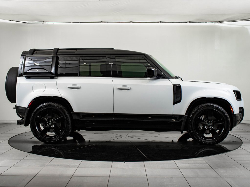 Used 2023 Land Rover Defender 110 X-Dynamic SE image 11