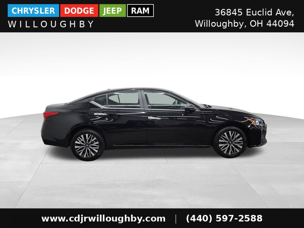 Used 2025 Nissan Altima 2.5 SV AWD/4WD image 4