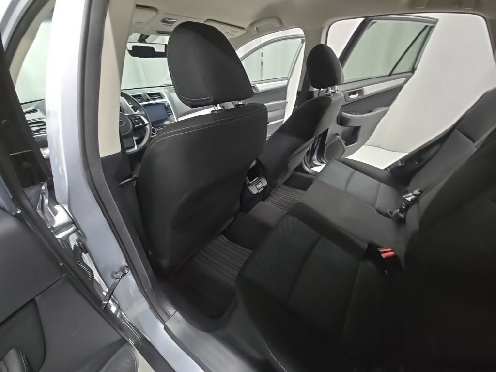 Used 2018 Subaru Outback 2.5i Premium AWD/4WD image 16