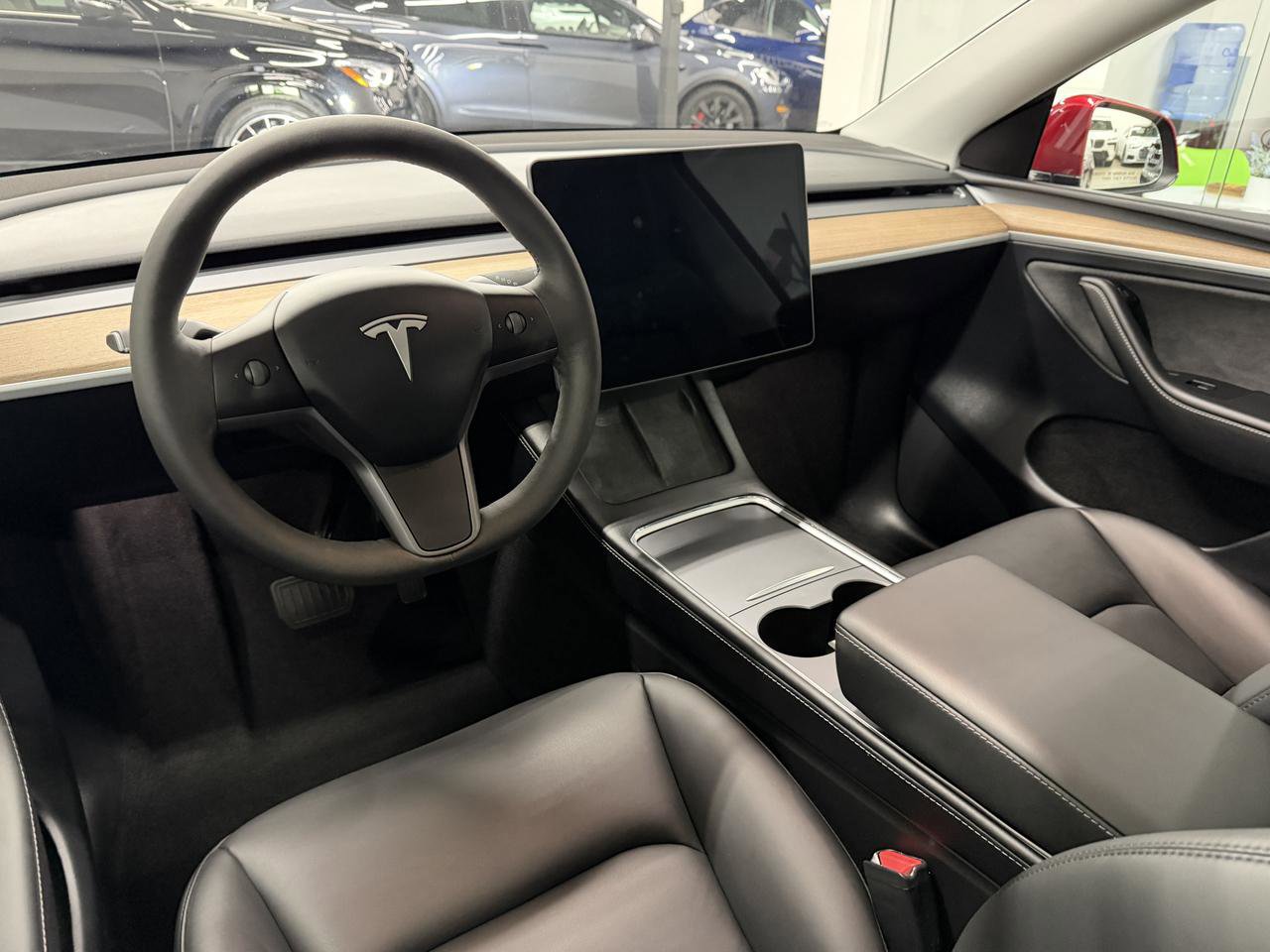 Used 2024 Tesla Model Y Long Range AWD/4WD image 16