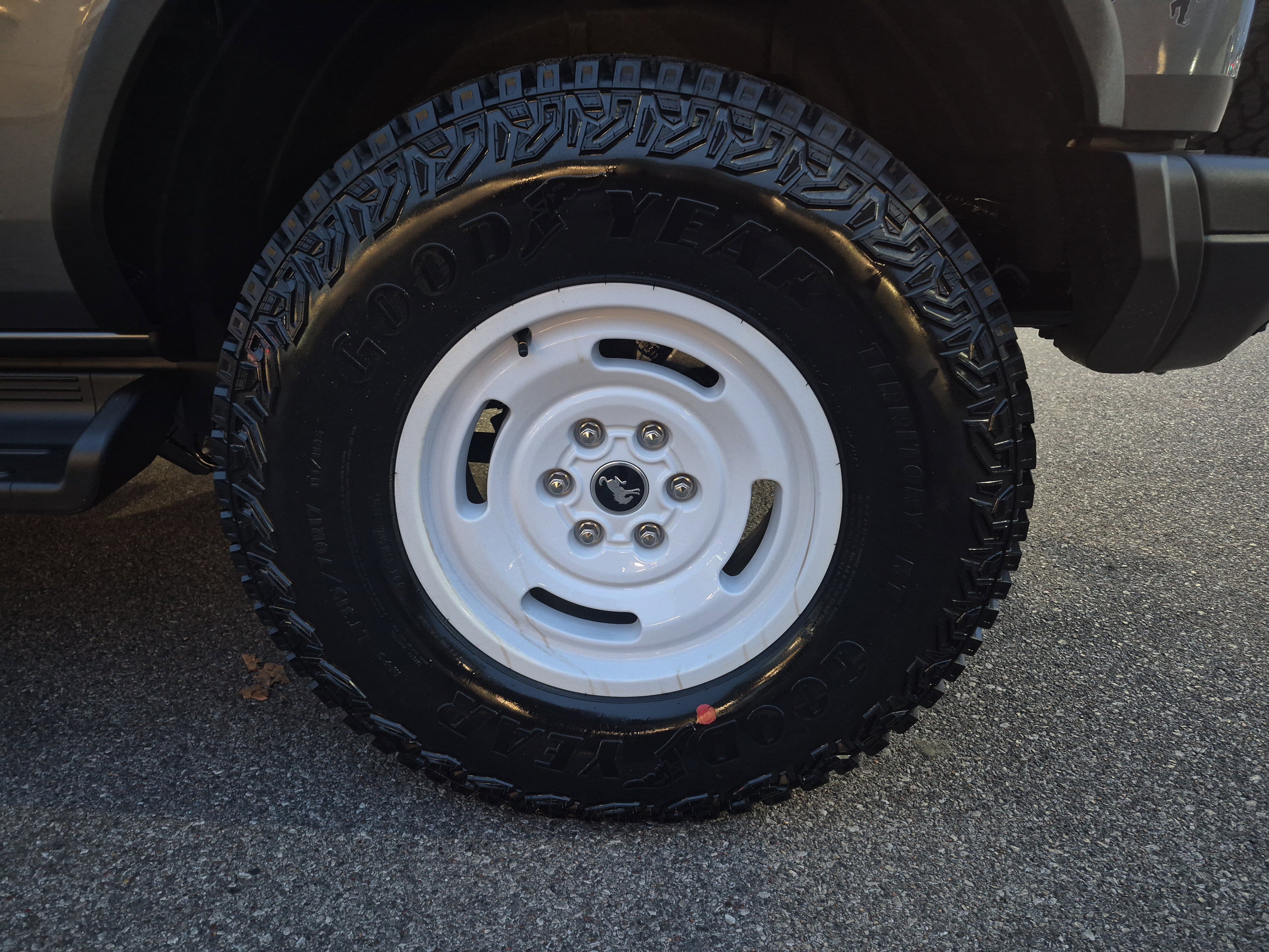 New 2025 Ford Bronco Heritage Edition image 7