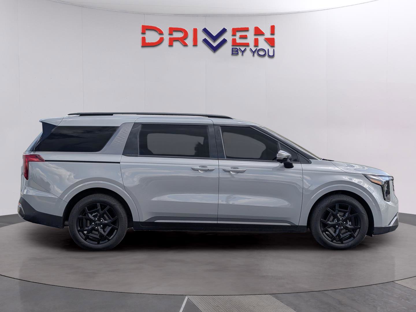 Used 2026 Kia Carnival SX w/ SX Dark Edition Package image 6