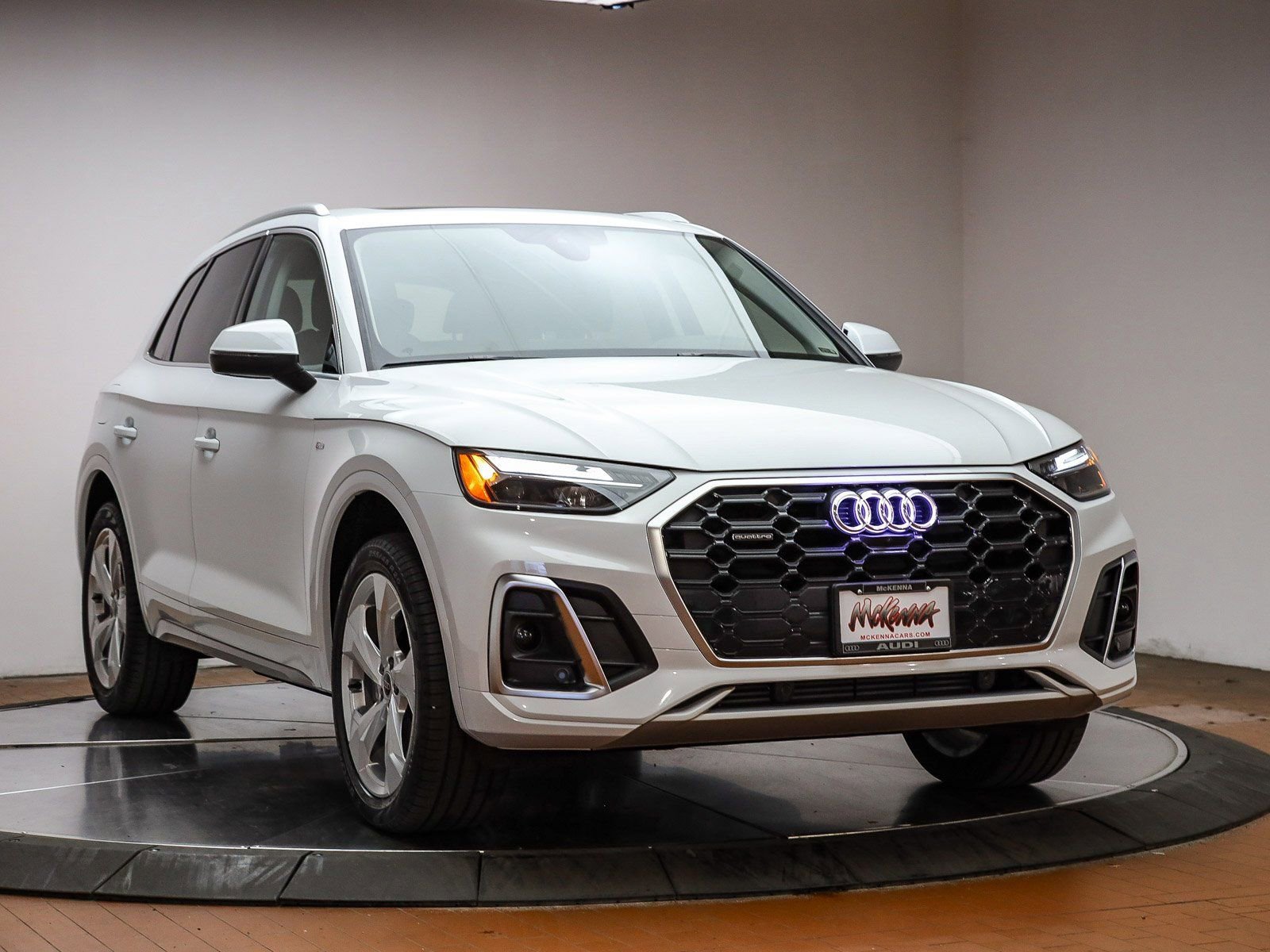 Used 2025 Audi Q5 2.0T Premium Plus w/ Premium Plus Package image 3