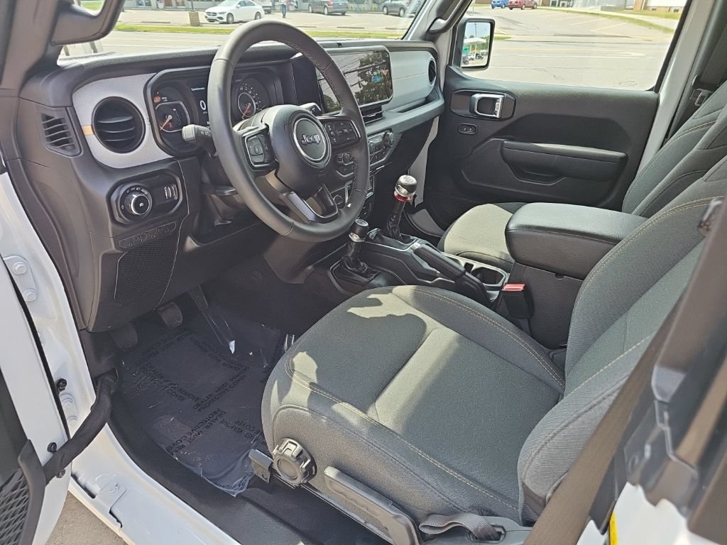 Certified 2025 Jeep Wrangler Sport AWD/4WD image 17