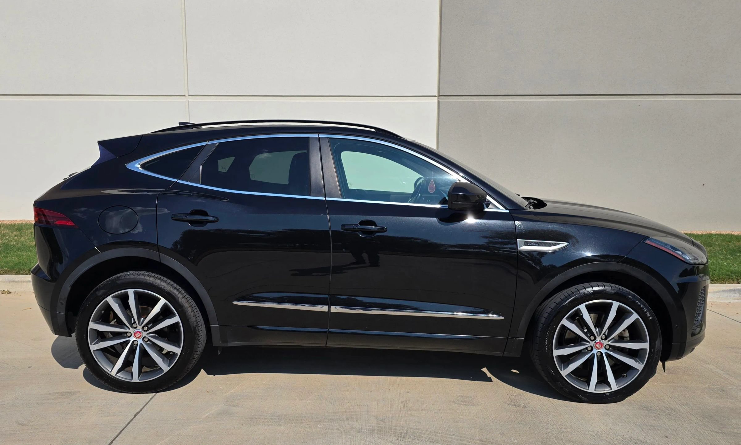 Used 2018 Jaguar E-PACE R-Dynamic HSE AWD/4WD image 8