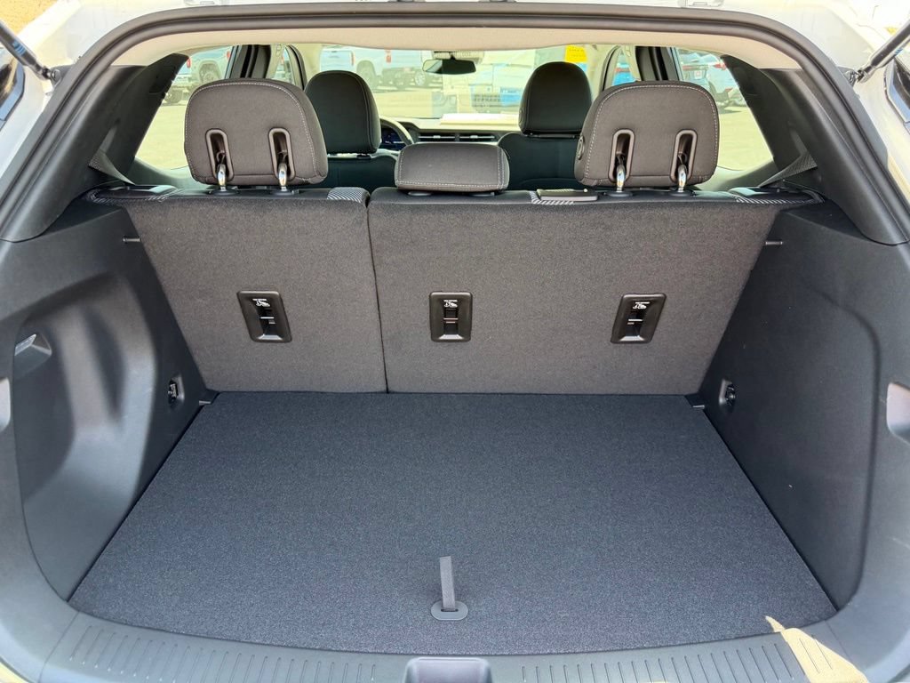 New 2027 Chevrolet Bolt LT w/ Comfort Package FWD image 17