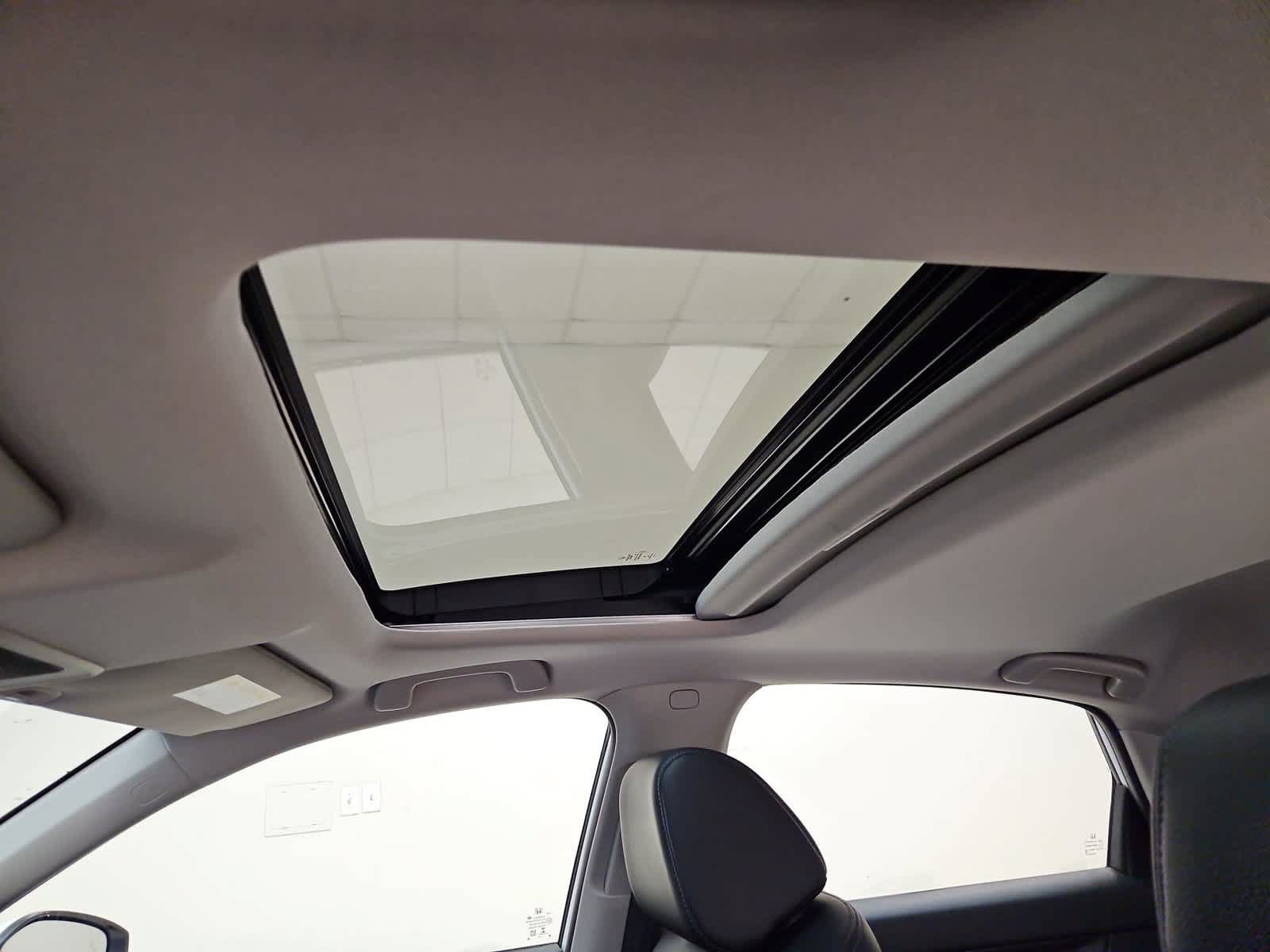 Used 2022 Honda Civic EX-L image 3