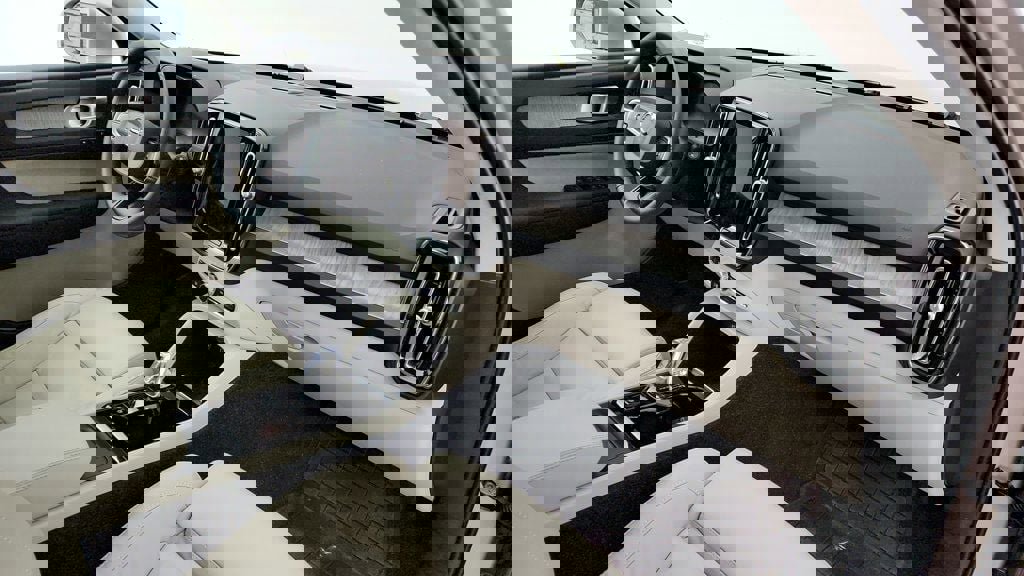 Used 2023 Volvo XC40 B5 Plus w/ Driver Assist Package image 27