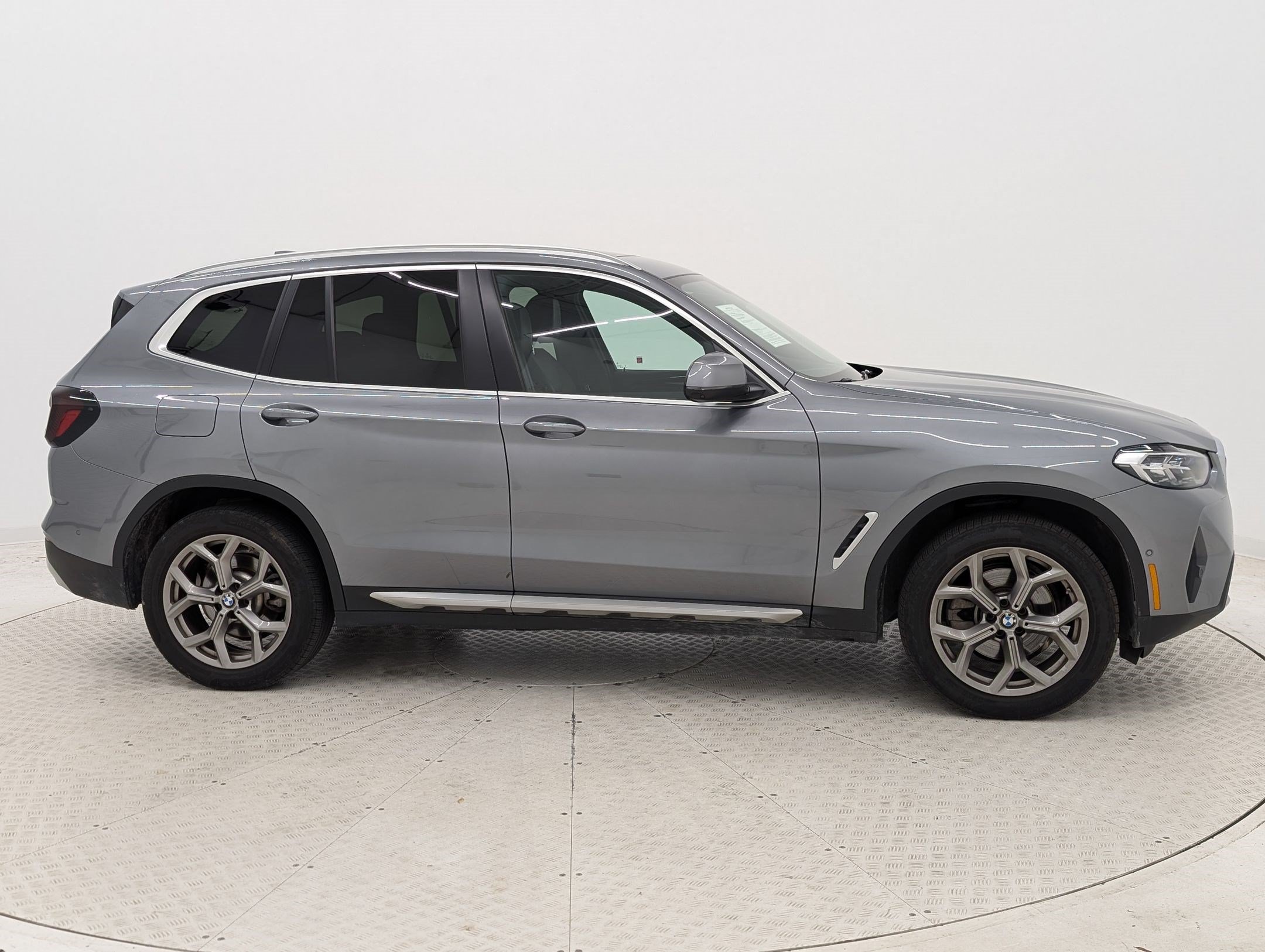 Used 2024 BMW X3 sDrive30i w/ Convenience Package RWD image 8