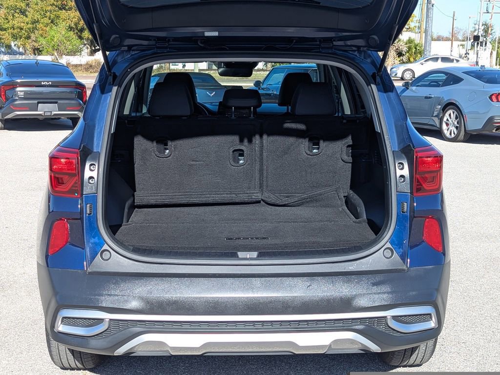 Certified 2021 Kia Seltos EX image 8