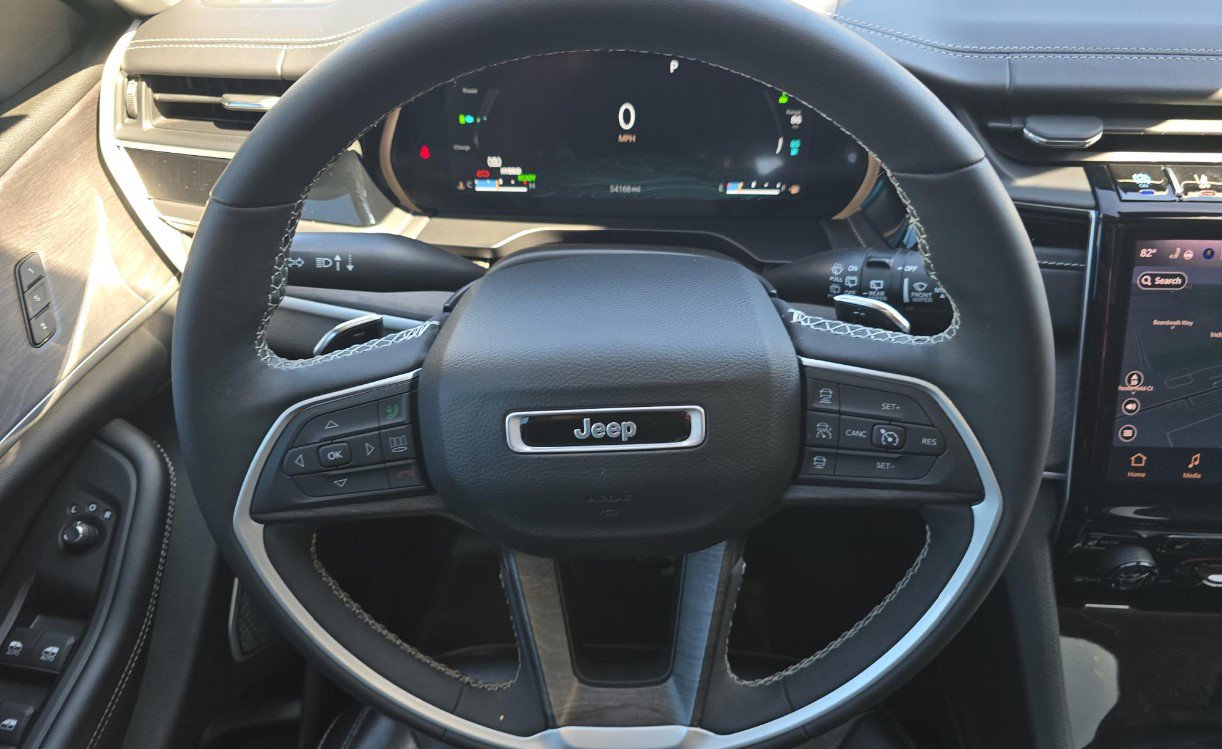 Used 2022 Jeep Grand Cherokee Limited 4xe image 8