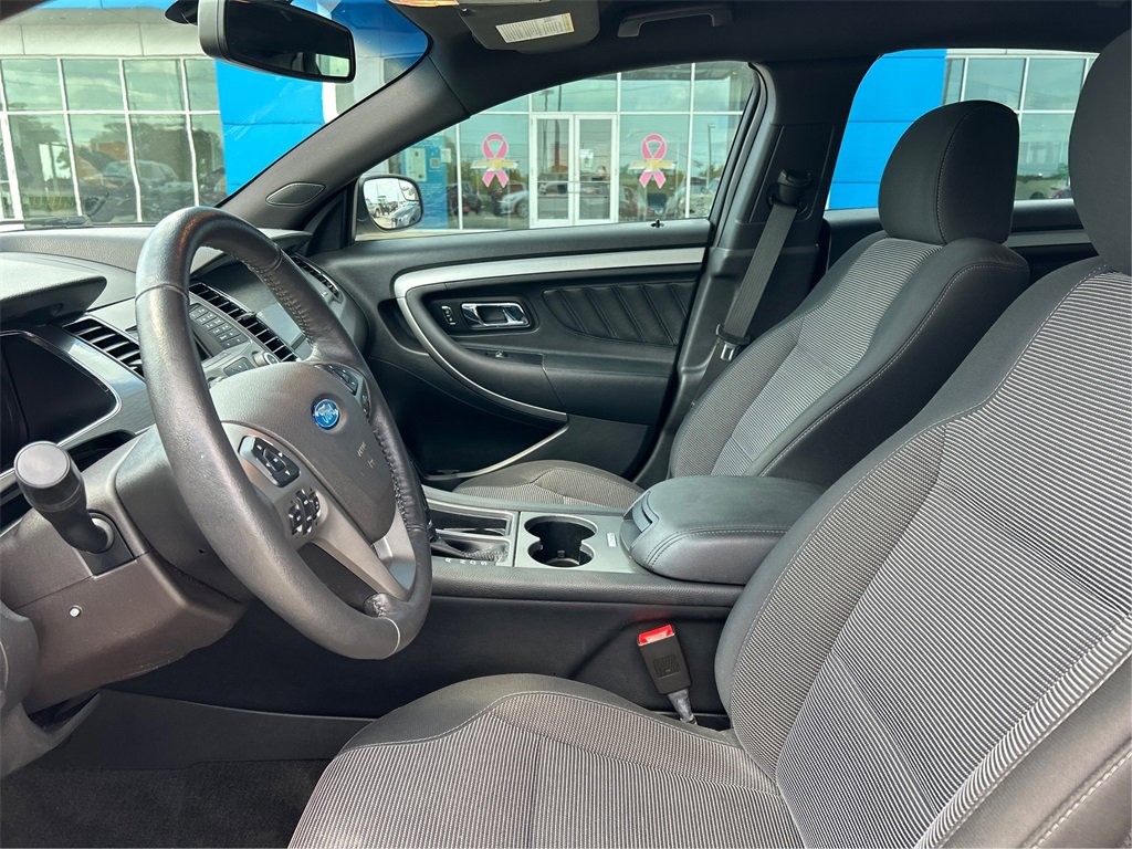 Used 2018 Ford Taurus SEL image 9