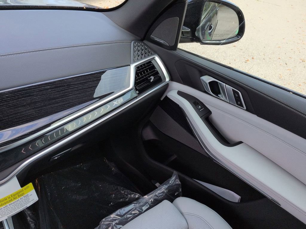 New 2026 BMW X5 xDrive50e w/ M Sport Package image 17