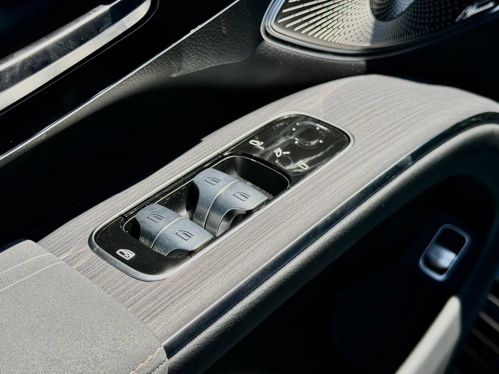 New 2026 Mercedes-Benz EQS 550 4MATIC SUV image 17