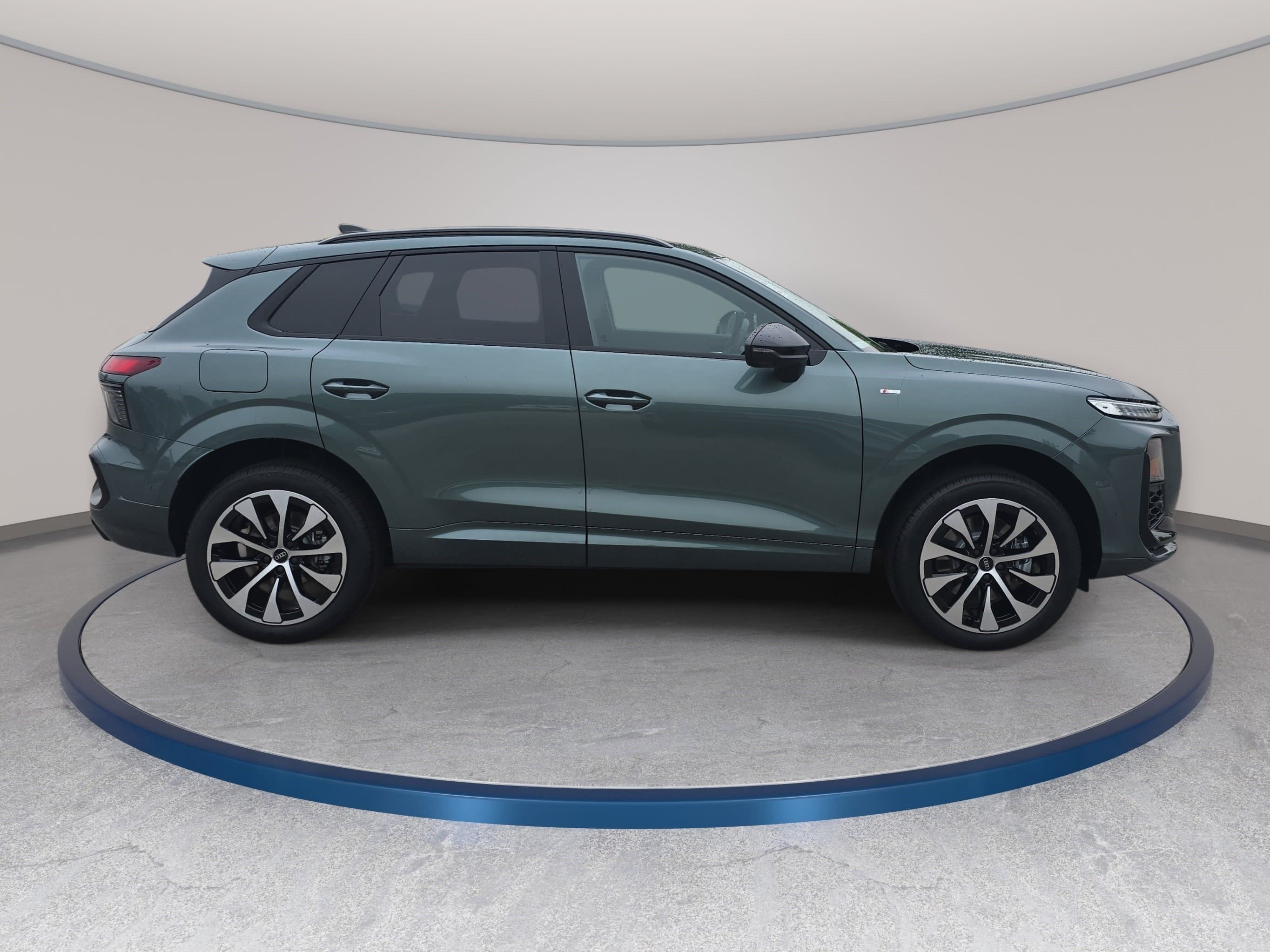 New 2026 Audi Q3 quattro 2.0T AWD/4WD image 4