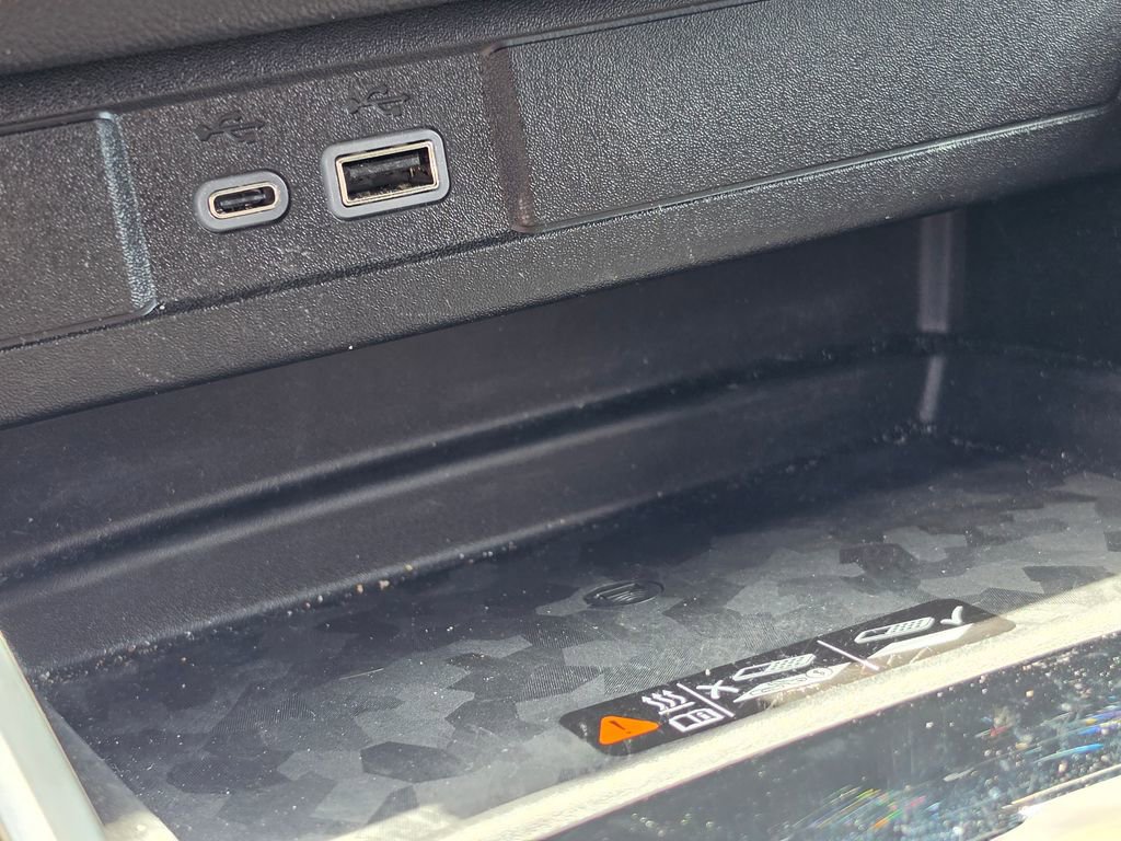 Used 2025 GMC Canyon Denali image 27