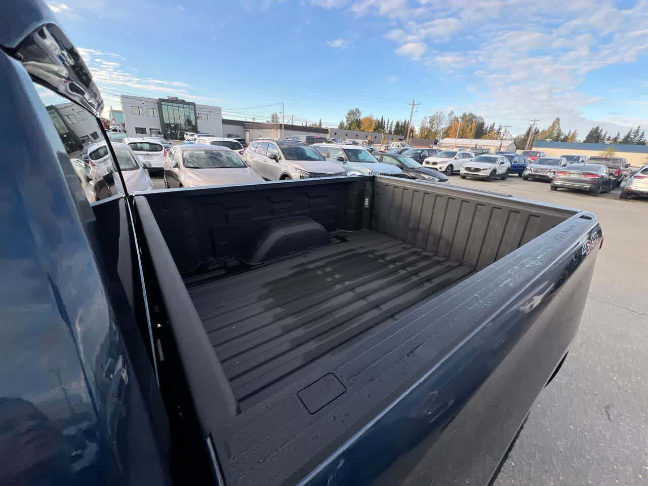 Used 2020 Chevrolet Silverado 1500 LT w/ All-Star Edition AWD/4WD image 24