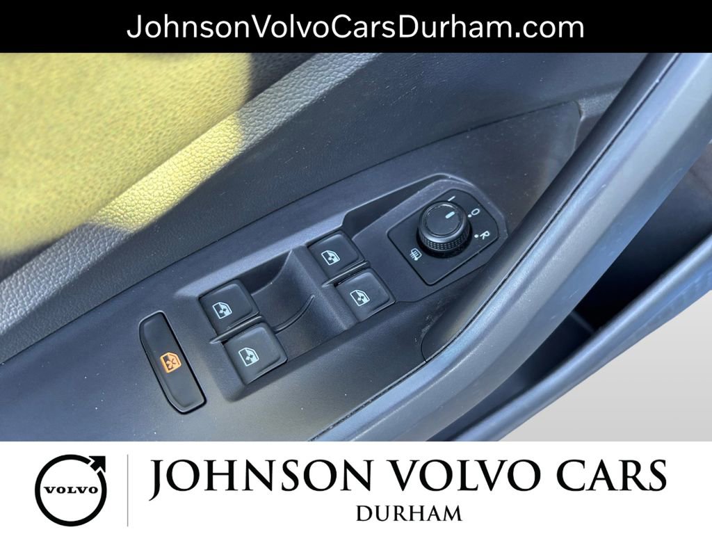 Used 2019 Volkswagen Jetta S w/ Driver Assistance Package image 10