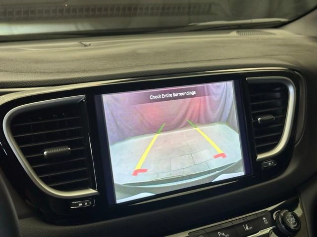 Used 2026 Chrysler Pacifica Select FWD image 28