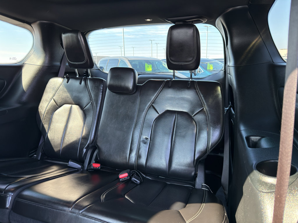 Used 2023 Chrysler Pacifica Touring-L w/ S Appearance Package image 36