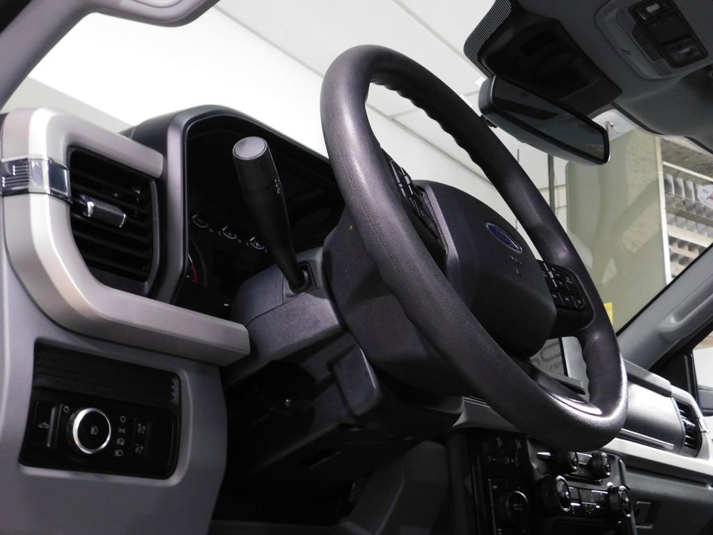 Used 2023 Ford F250 XLT image 32