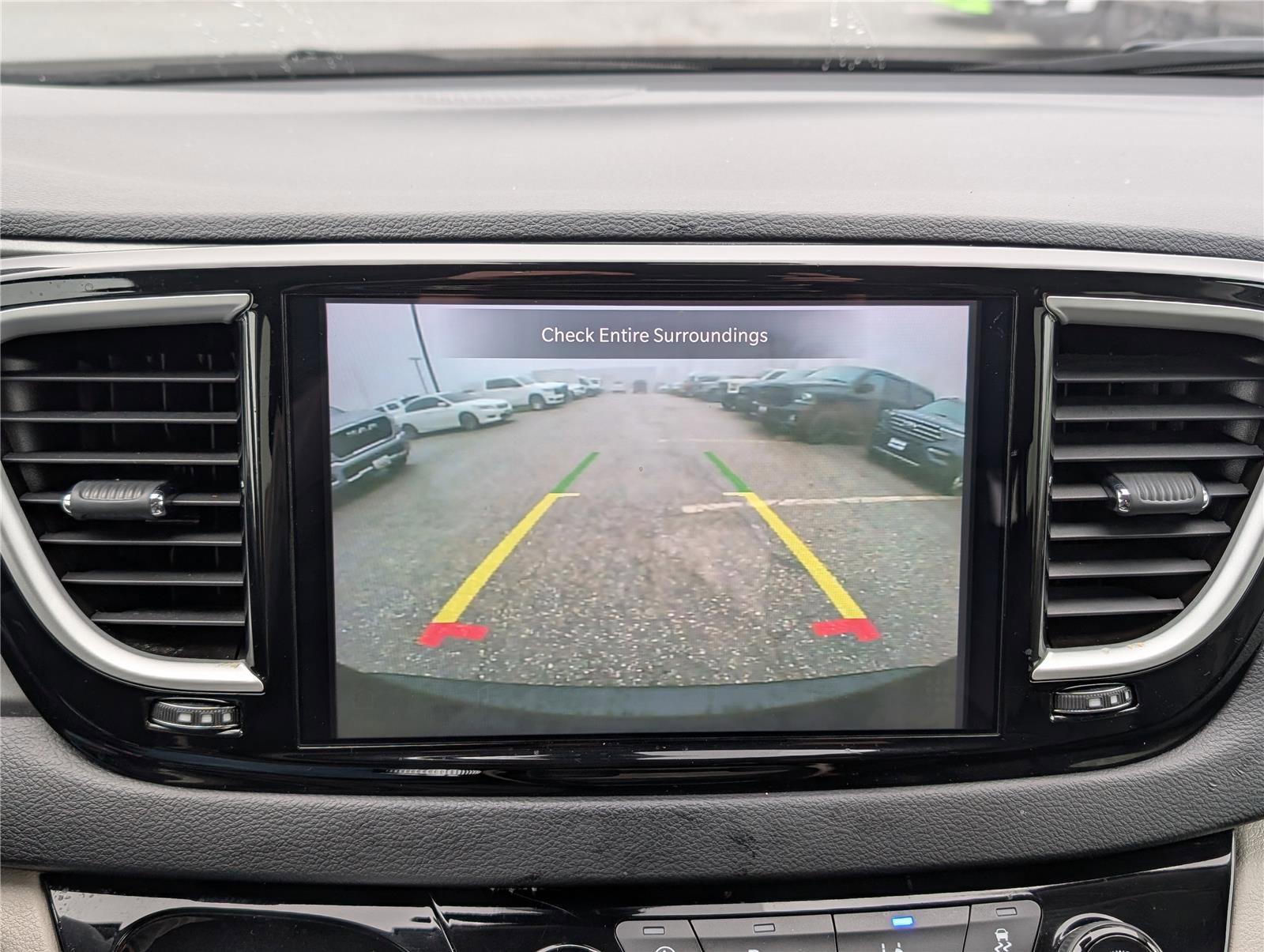 Used 2023 Chrysler Pacifica Touring-L image 27