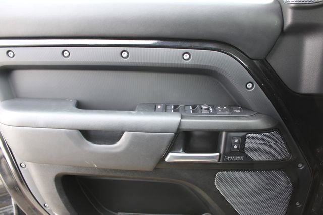 Used 2022 Land Rover Defender 110 V8 image 19