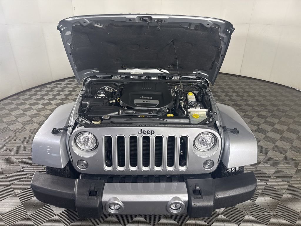 Used 2017 Jeep Wrangler Unlimited Sahara w/ Dual Top Group image 4