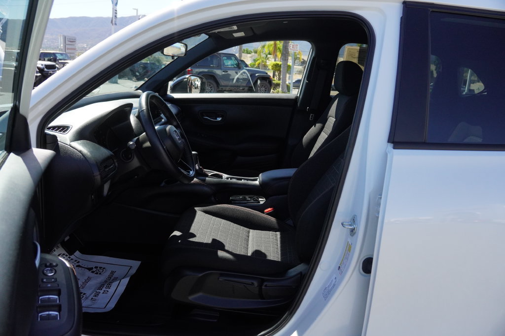 Used 2025 Honda HR-V Sport image 25