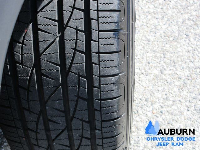 Used 2025 Jeep Compass Sport image 5