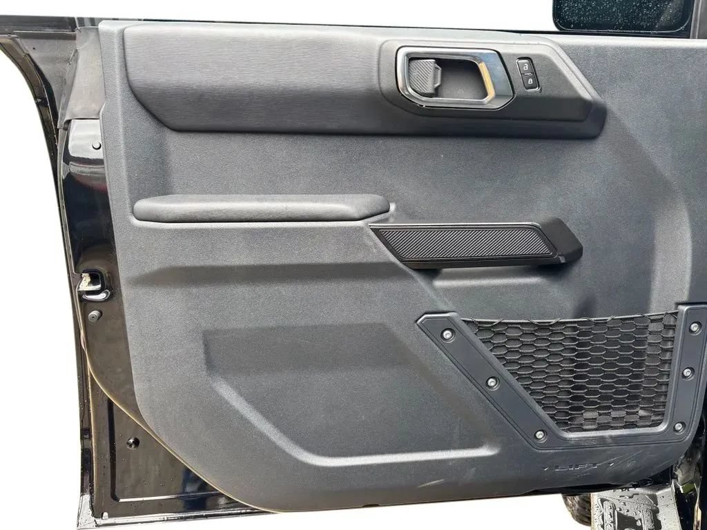 Used 2025 Ford Bronco Outer Banks AWD/4WD image 23