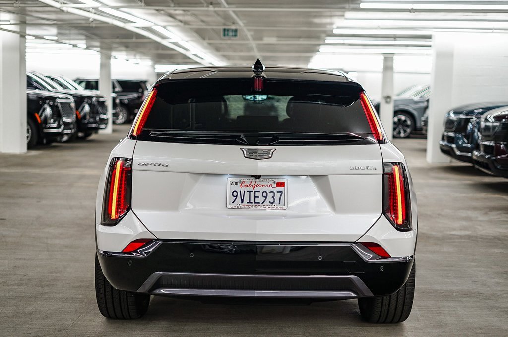 Used 2025 Cadillac Optiq Sport 2 image 3