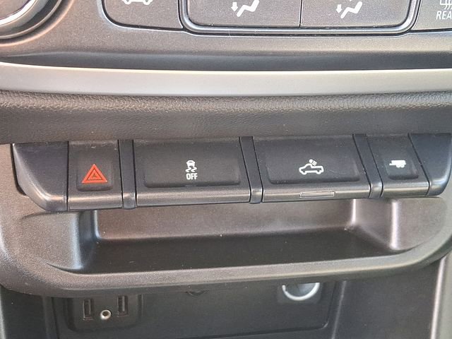 Used 2020 Chevrolet Colorado LT w/ LPO, Premium Interior Package image 24
