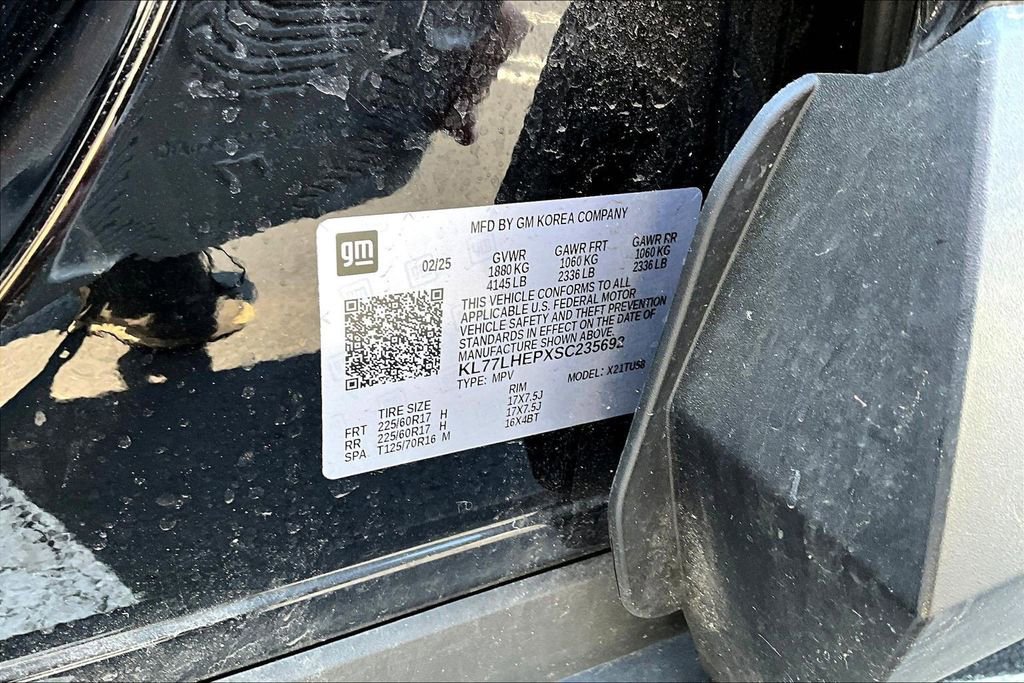 Used 2025 Chevrolet Trax LT FWD image 15